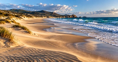 Peščana plaža nikada nije potpuno ista - kako talasi i vetar menjaju njen oblik?