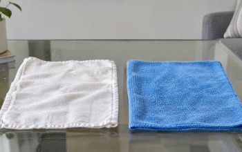Pamučna ili mikrofiber krpa: Šta je bolje za brisanje prašine i stakla
