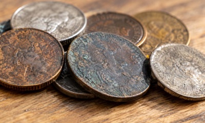 Metalni novčići godinama menjaju izgled - šta se zapravo događa na njihovoj površini?